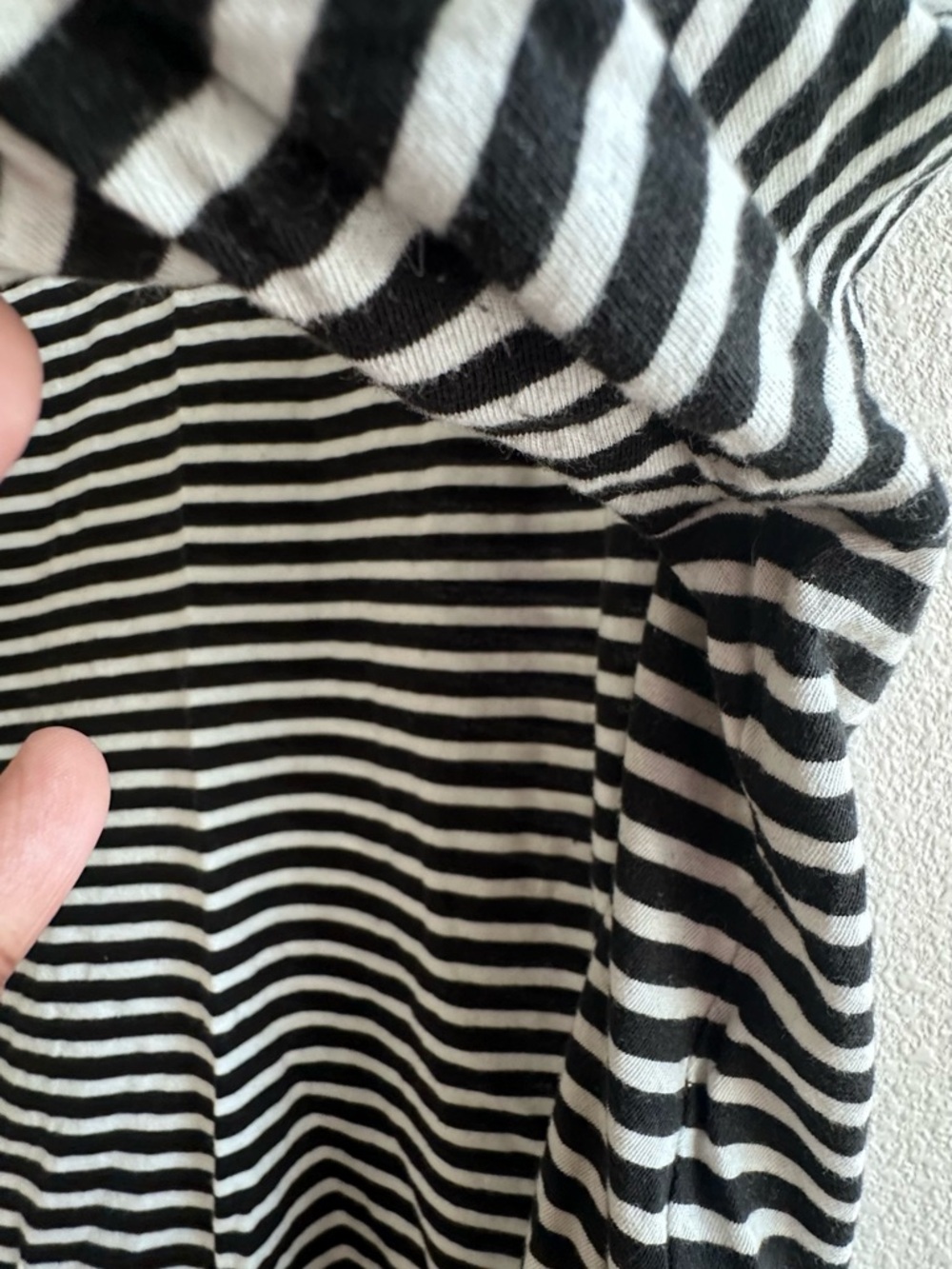 J. Crew Women’s Black & White Striped Tissue Turtleneck Long-Sleeve Shirt Sz XL - Picture 5 of 5